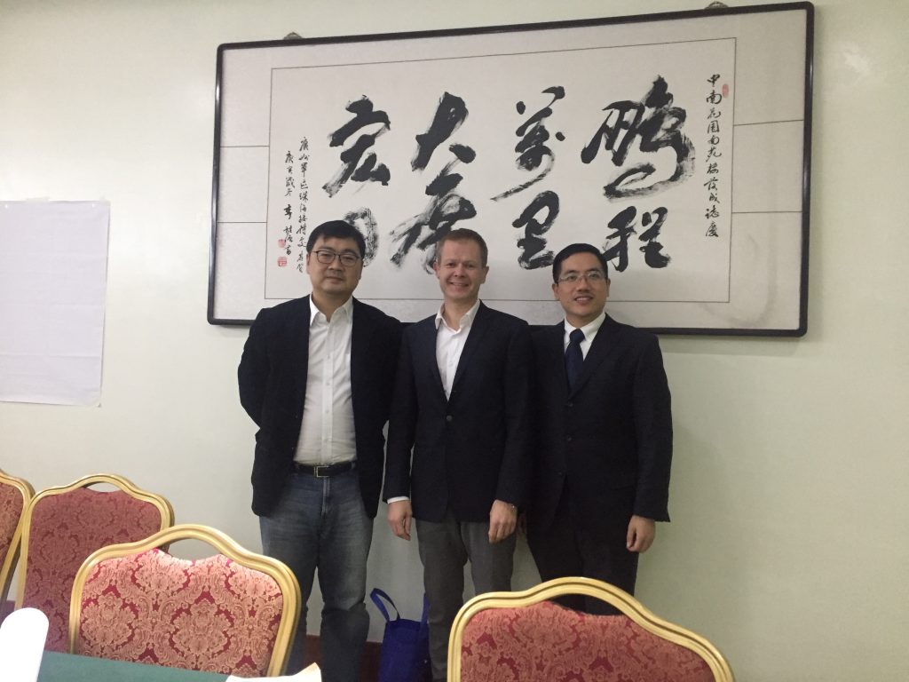 Rune Halvorsen in Wuhan, China in 2017, with Professor Wanzhang Zhang from WU and Mr Peng Ding from ESIA.