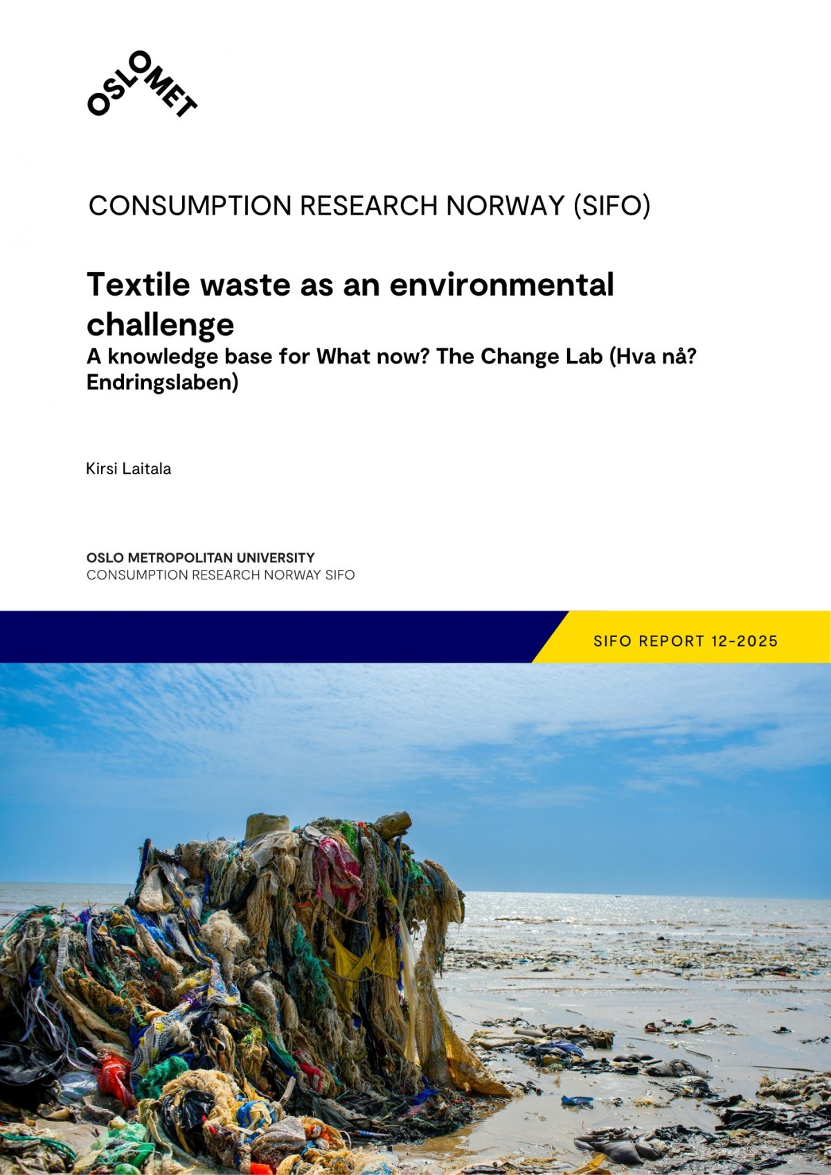 Forsiden av rapport som viser bilde av tekstlavfall på en strand i Sierra Leone